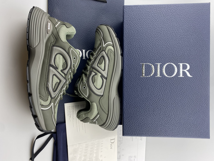 DR B30 Sneakers