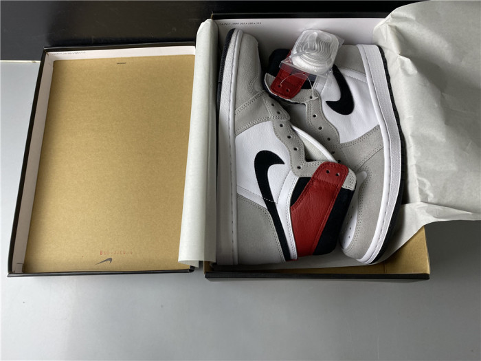 Air Jordan 1 High OG “Light Smoke Grey” 555088-126