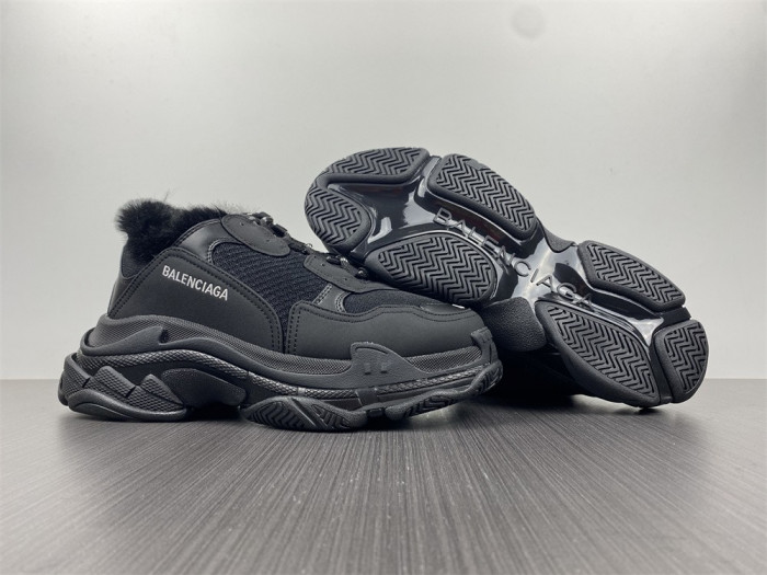 BLCG TRIPLE S SNEAKER 68563 W3CQ5 1000