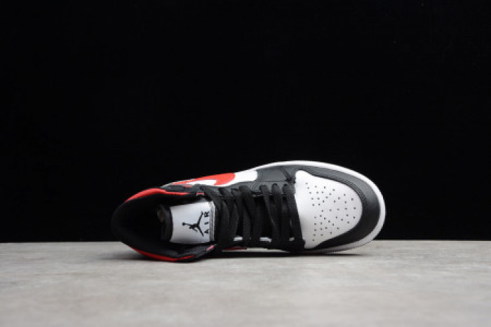 KIDS AIR JORDAN 1 RETRO HIGH OG ‘GYM RED’ 555088-061