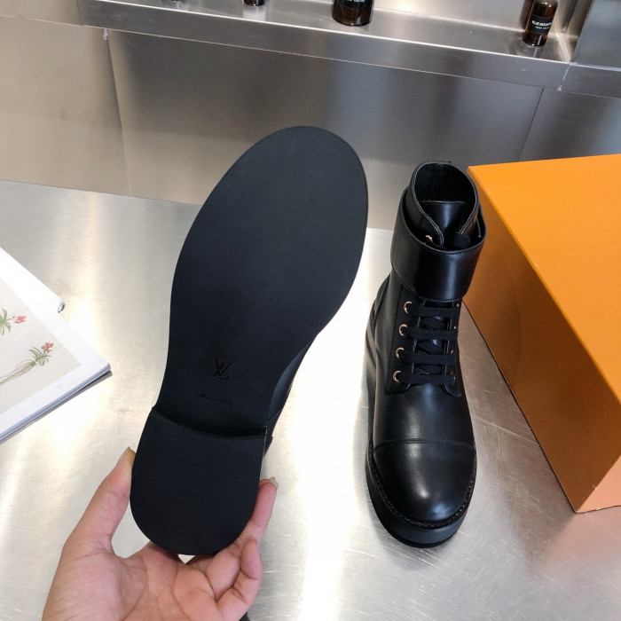 LOUS VUITO WONDERLAND FLAT RANGER BOOTS