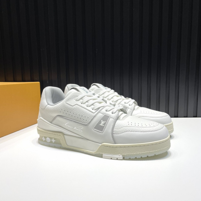 LV TRAINER SNEAKER LOW